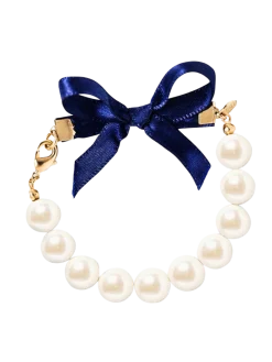 Classy Girls Wear Pearls