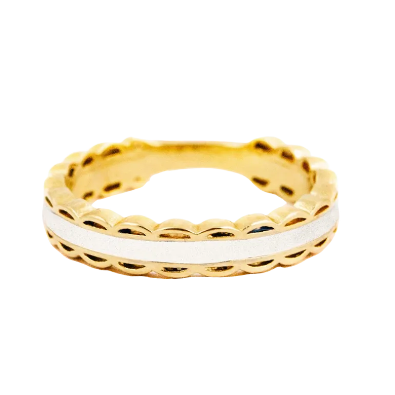 Scalloped Ring - Pearl